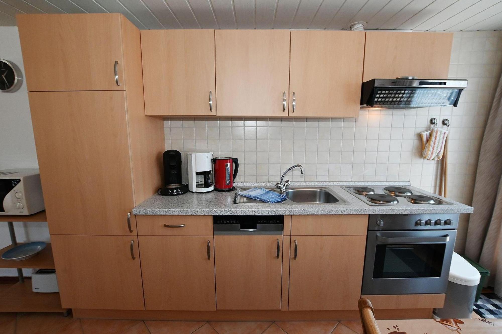 Haus-Karin-Ferienwohnung-2 Бюзум Экстерьер фото